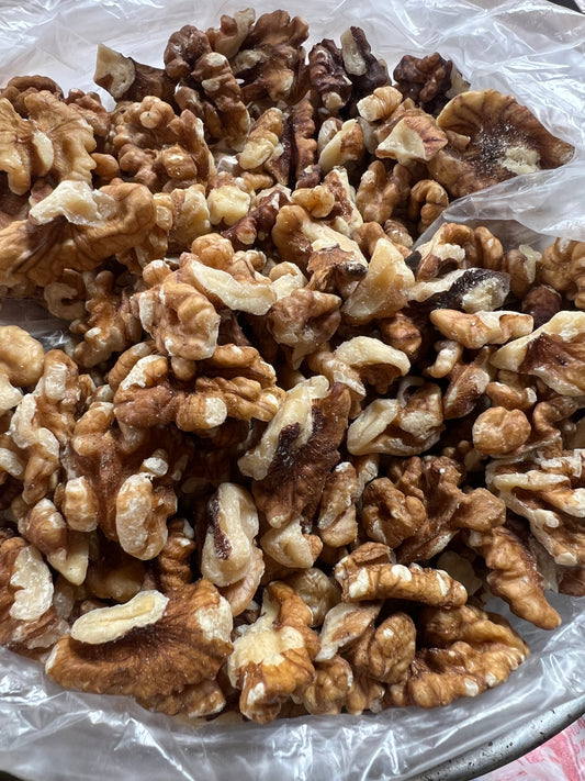 Akhrot Giri (Walnut Without Shell)